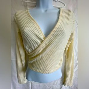 Abercrombie deep cut crop top